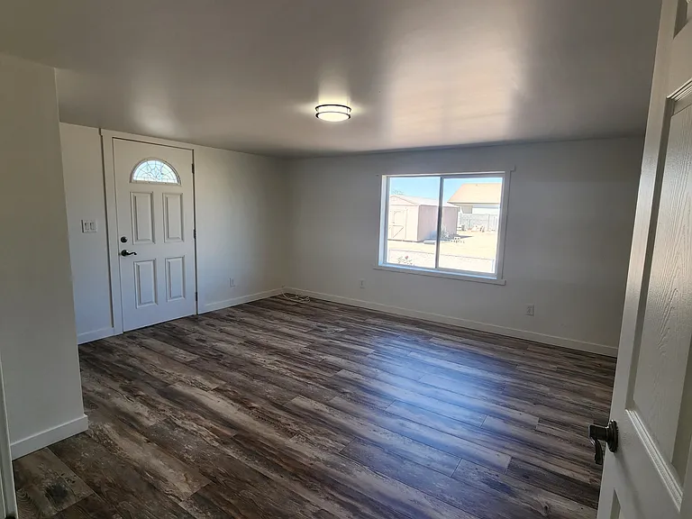 21533 W Laura St — Photo 22