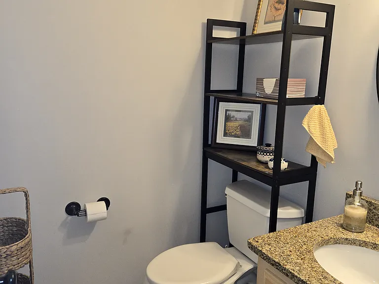2747 Linden Ln — Photo 9