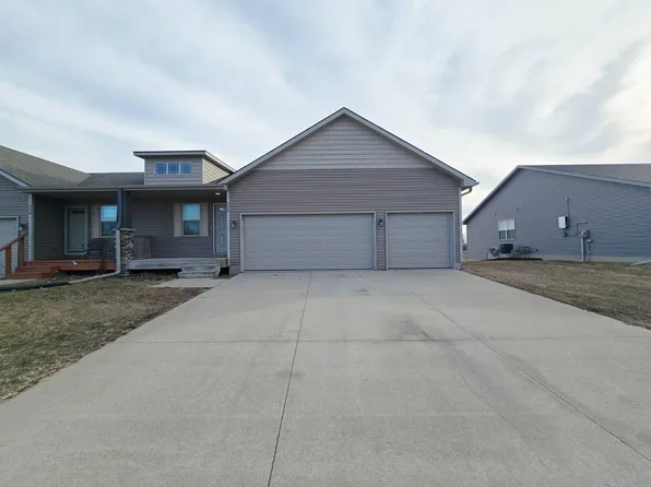 220 Southern Prairie Dr, Madrid, IA 50156