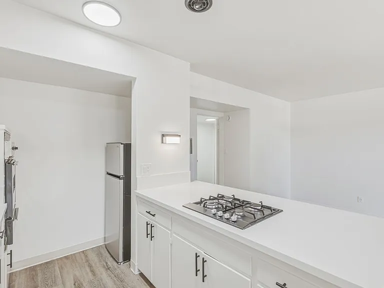 Montana Avenue Residences — Photo 11