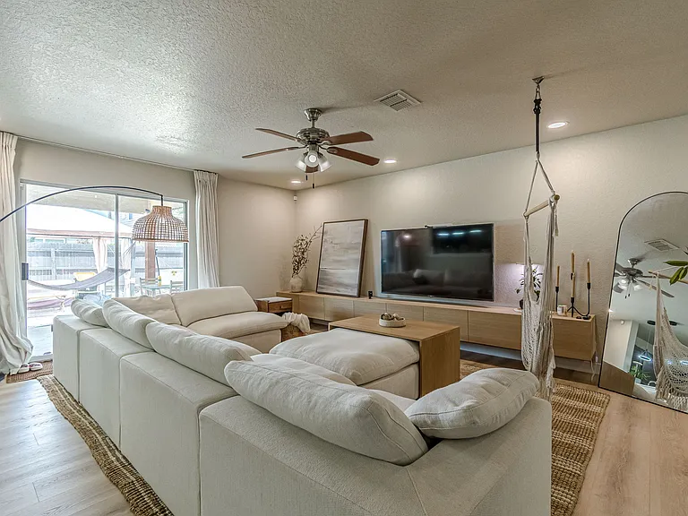 4411 Southton Way — Photo 6