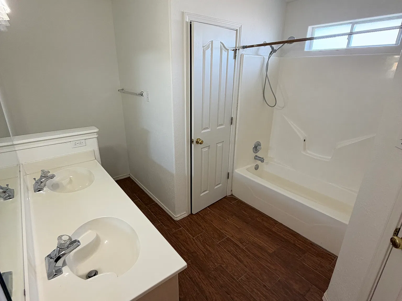 3 bed, 1495 sqft, $2,500 — Photo 4