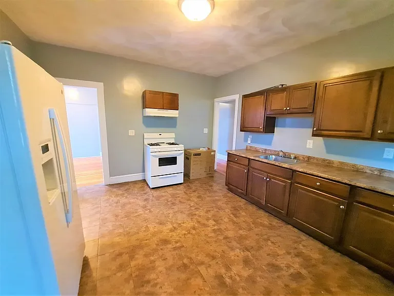 263 Talbot Ave #3 — Photo 4