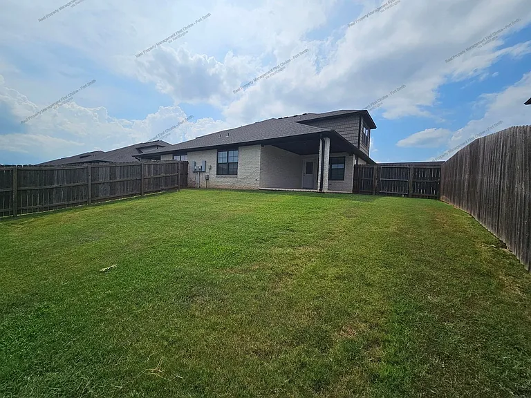 6615 Leightyn Ln — Photo 20