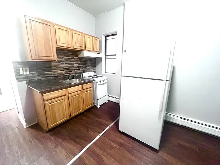 66 Tuers Ave #1D — Photo 6