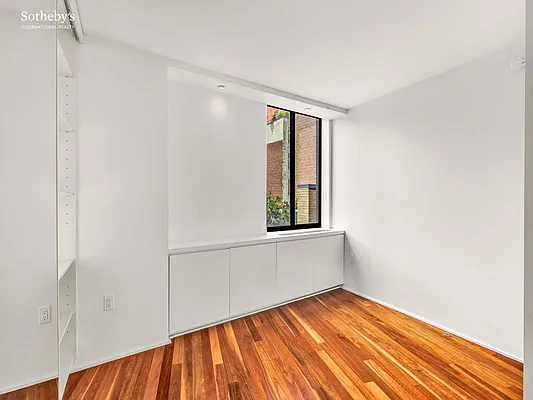 Sold by Sotheby's International Realty | media 17