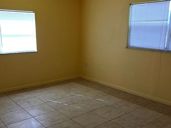 3rd image of 2110 Avenue G