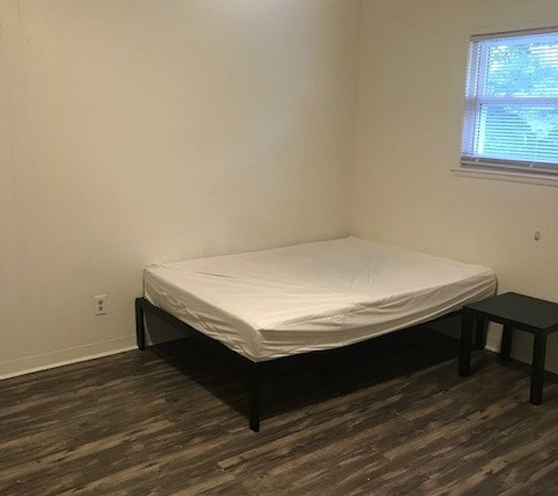 2nd image of 1313 Seminole Dr