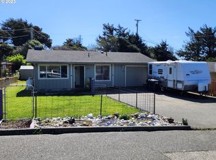 94046 Azalea Ln, Gold Beach, OR 97444
