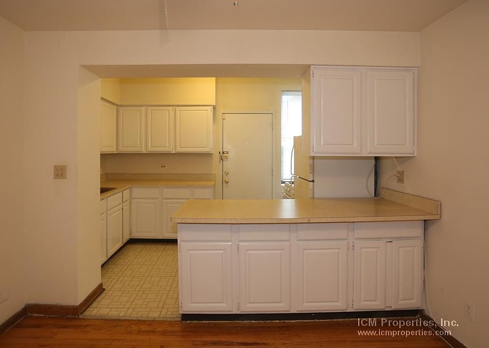 1st image of 618 W Melrose St #P1