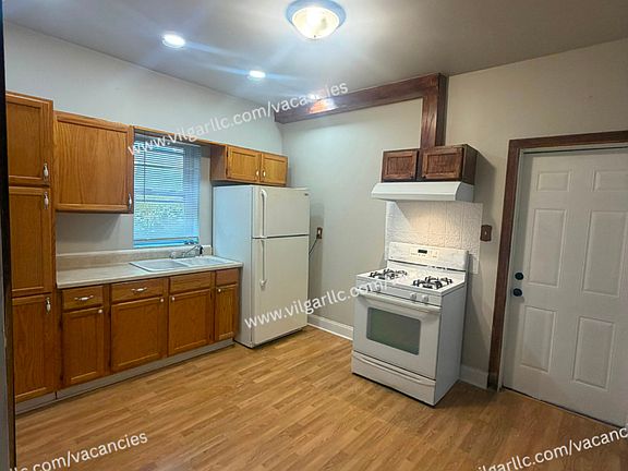 4th image of 5417 Wood Ave #1