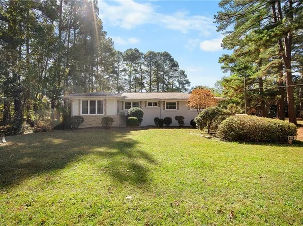 574 Midway School Rd, Winston Salem, NC 27107