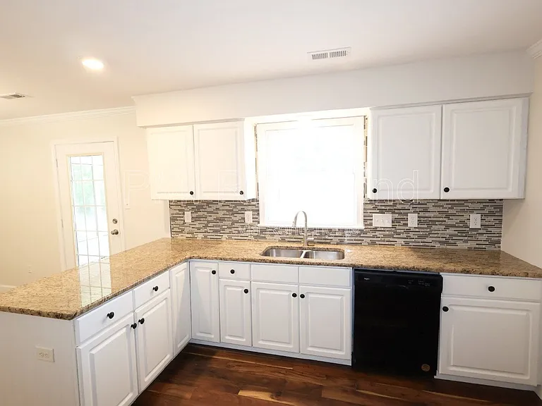 9713 Pampas Dr — Photo 13