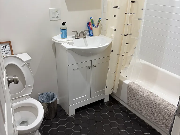 331 Forrest St #1 — Photo 5