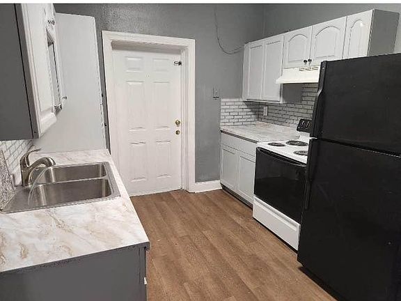 3rd image of 3301 E 27th Ave
