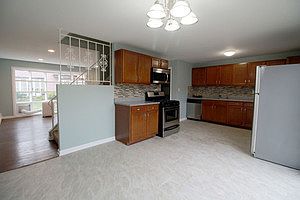 5th image of 8829 Robin Dr APT B