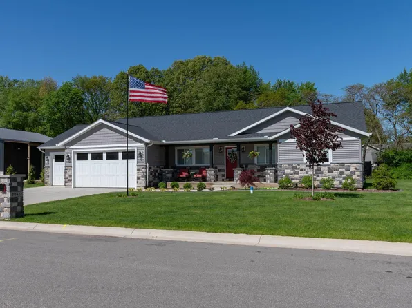 30512 Jaxon Dr, Elkhart, IN 46517