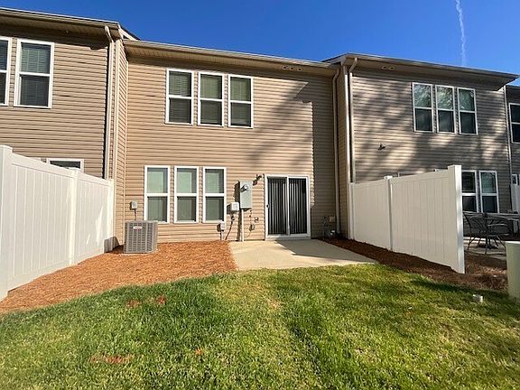 3rd image of 5944 Carrollton Ln