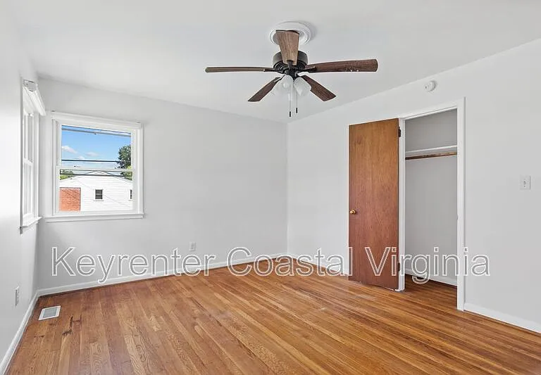 1100 Wilson Rd — Photo 10