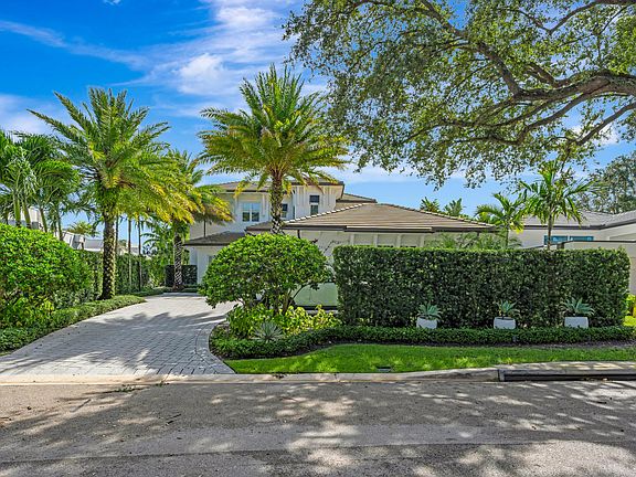 4th image of 130 Waters Edge Drive