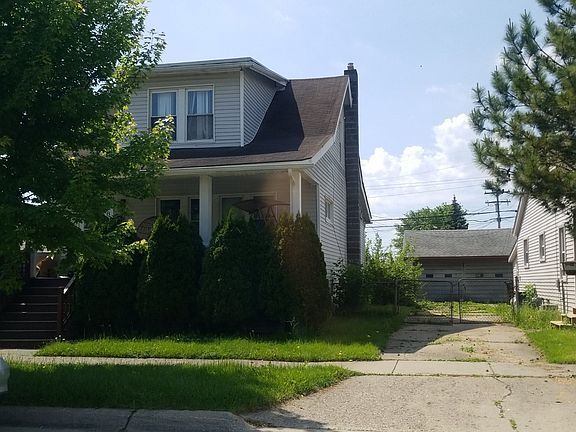 2nd image of 17628 Roseville Blvd