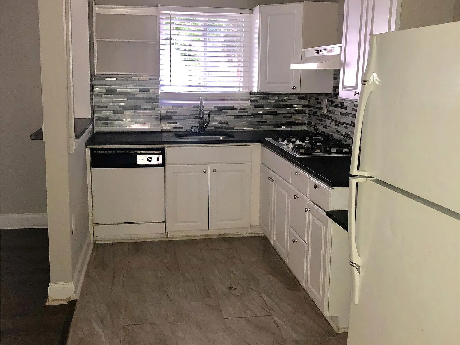 1 bed, 1.0 bath, 650 sqft, $1,395 — Photo 4