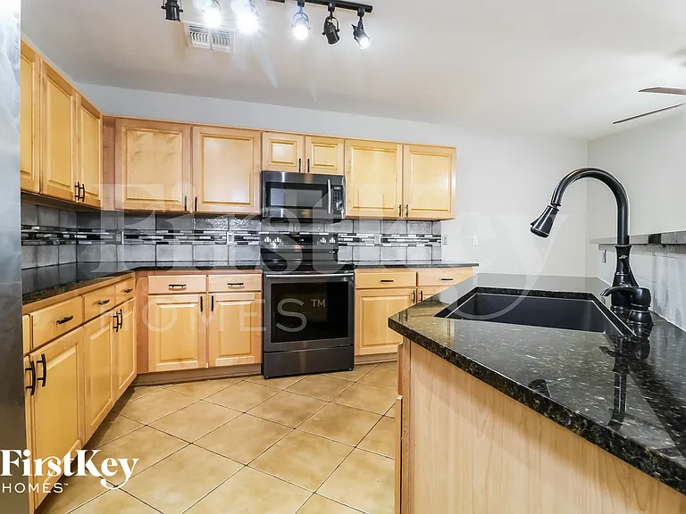 1167 S 225th Ln — Photo 6