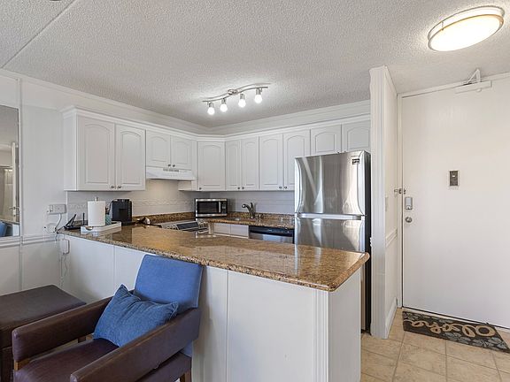 4th image of 411 Hobron Ln APT 2608