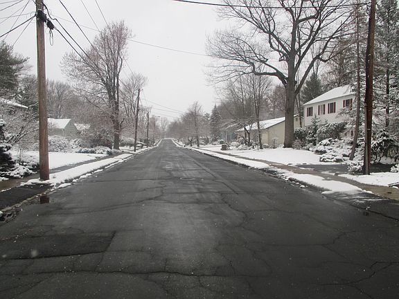 4th image of 20 Knollwood Dr