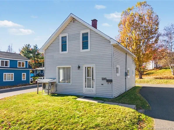 599 Canada St, Fredericton, NB E3A 4A9