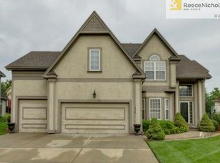 6119 N Elmwood Ct, Gladstone, MO 64119