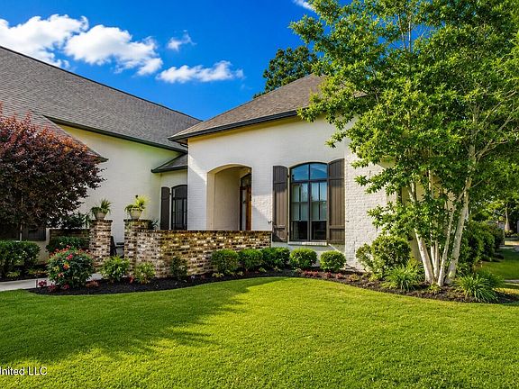 2nd image of 149 Ironwood Plantation Blvd