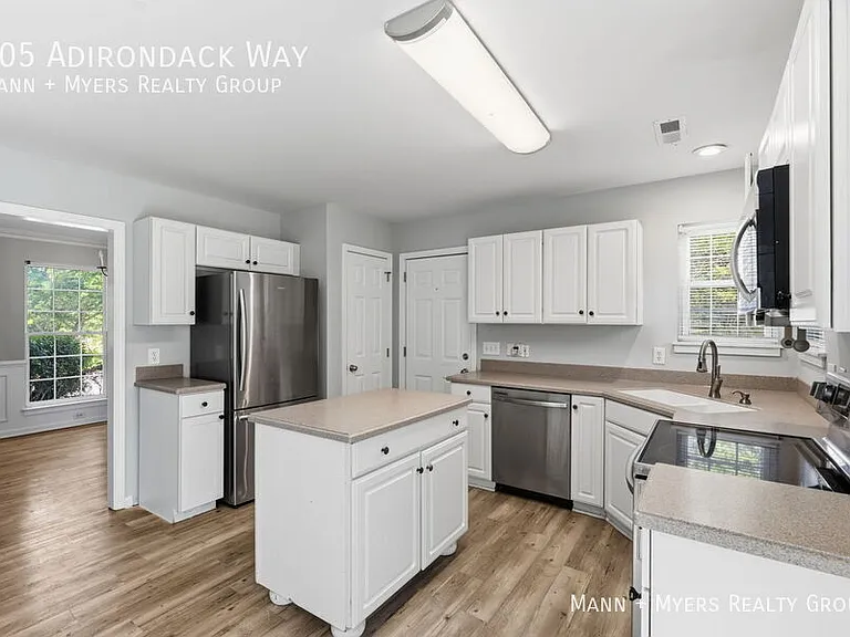 305 Adirondack Way — Photo 20