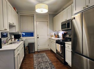 735 W Belmont Ave #3C, Chicago, IL 60657