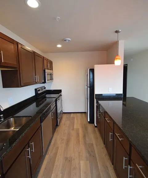 Galaxie High Rise Apartments — Photo 211