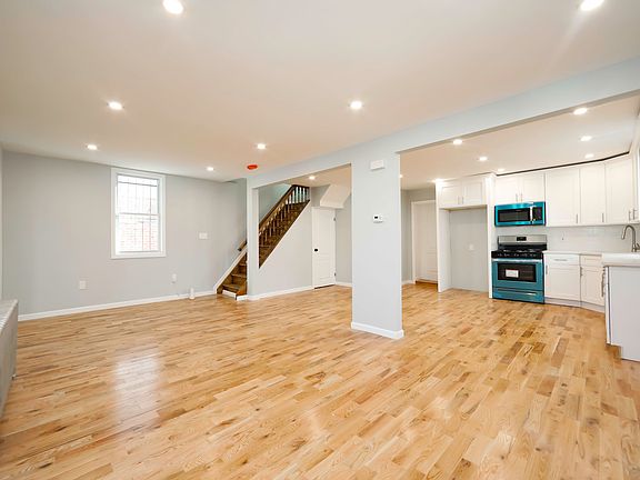 3rd image of 21648 114th Ave