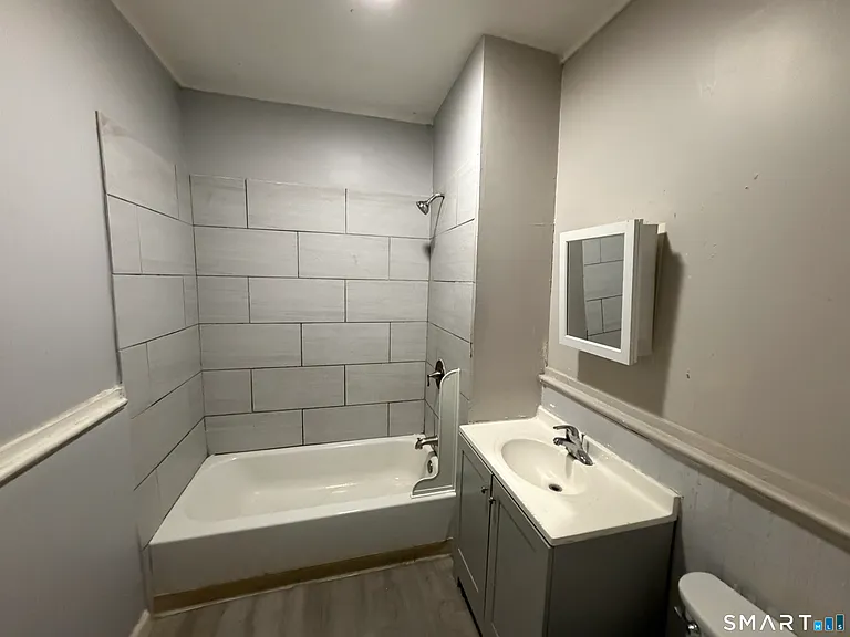 29 Silver St #2 — Photo 4