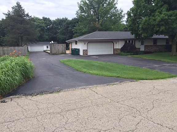 2nd image of 3847 Falling Leaf Dr