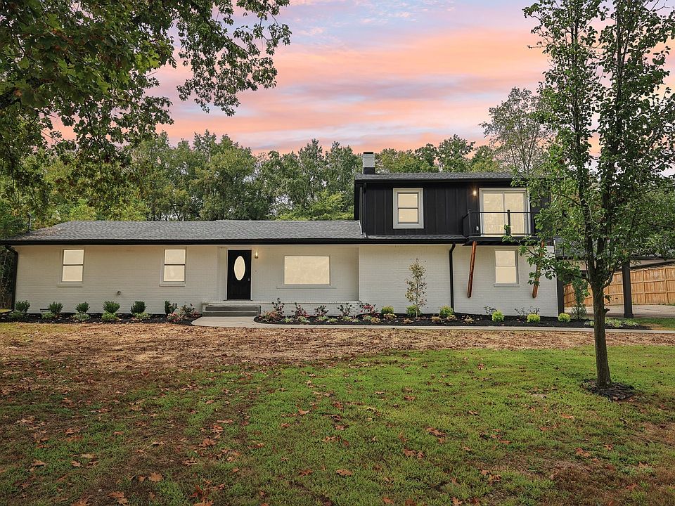 1st image of 740 Lakeview Cir