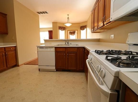 4th image of 12769 Kishwaukee Ln