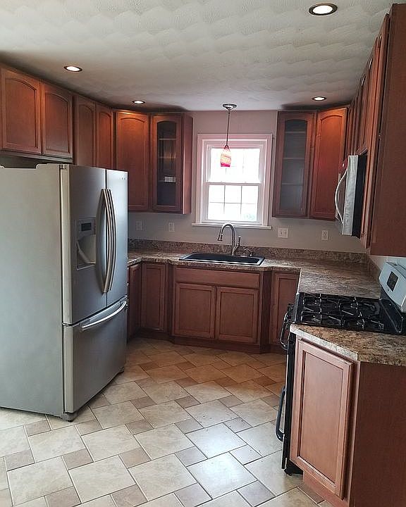 1st image of 630 Temple Ln