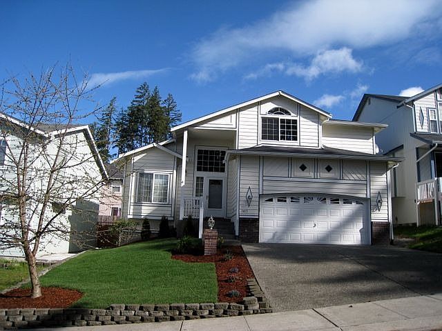 1st image of 1415 201st St E