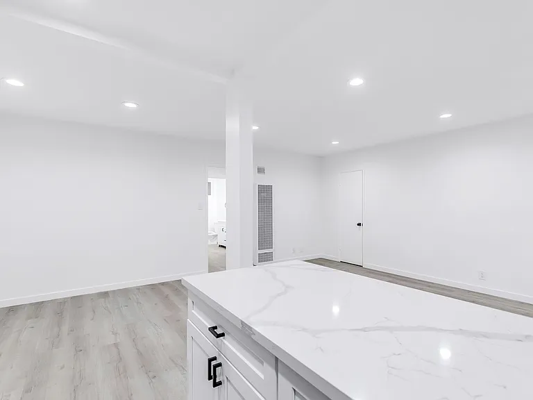 1138 Cardiff Avenue — Photo 18
