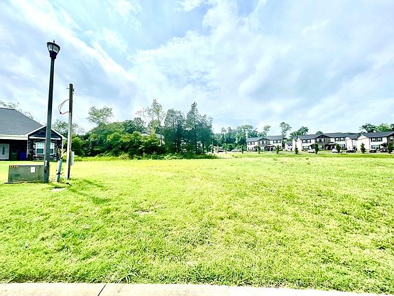 5th image of 3458 Walden Dr