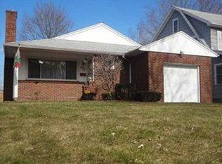 402 Simpson Rd, Rochester, NY 14617