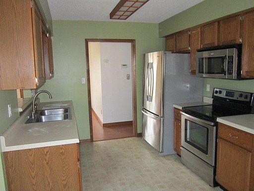 2nd image of 107 Raintree Cir