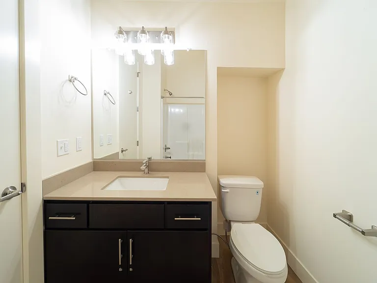 Capitol Hill Apartments — Photo 192