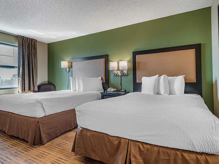 Studio Suite - 2 Full Beds