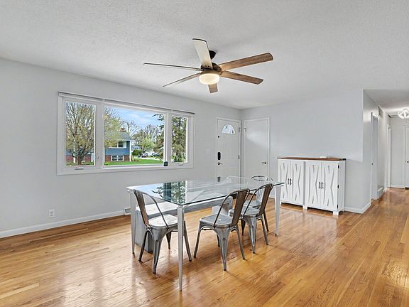 2nd image of 1935 Fairmeadows Ct