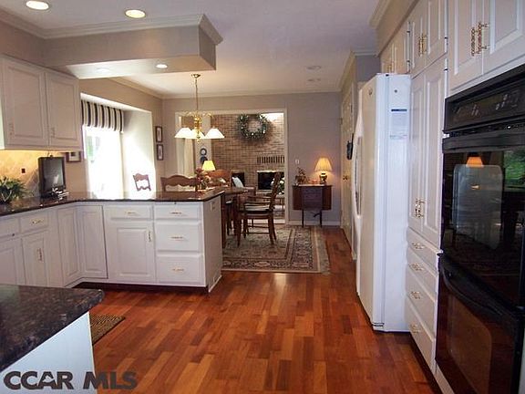 4th image of 646 Earl Dr